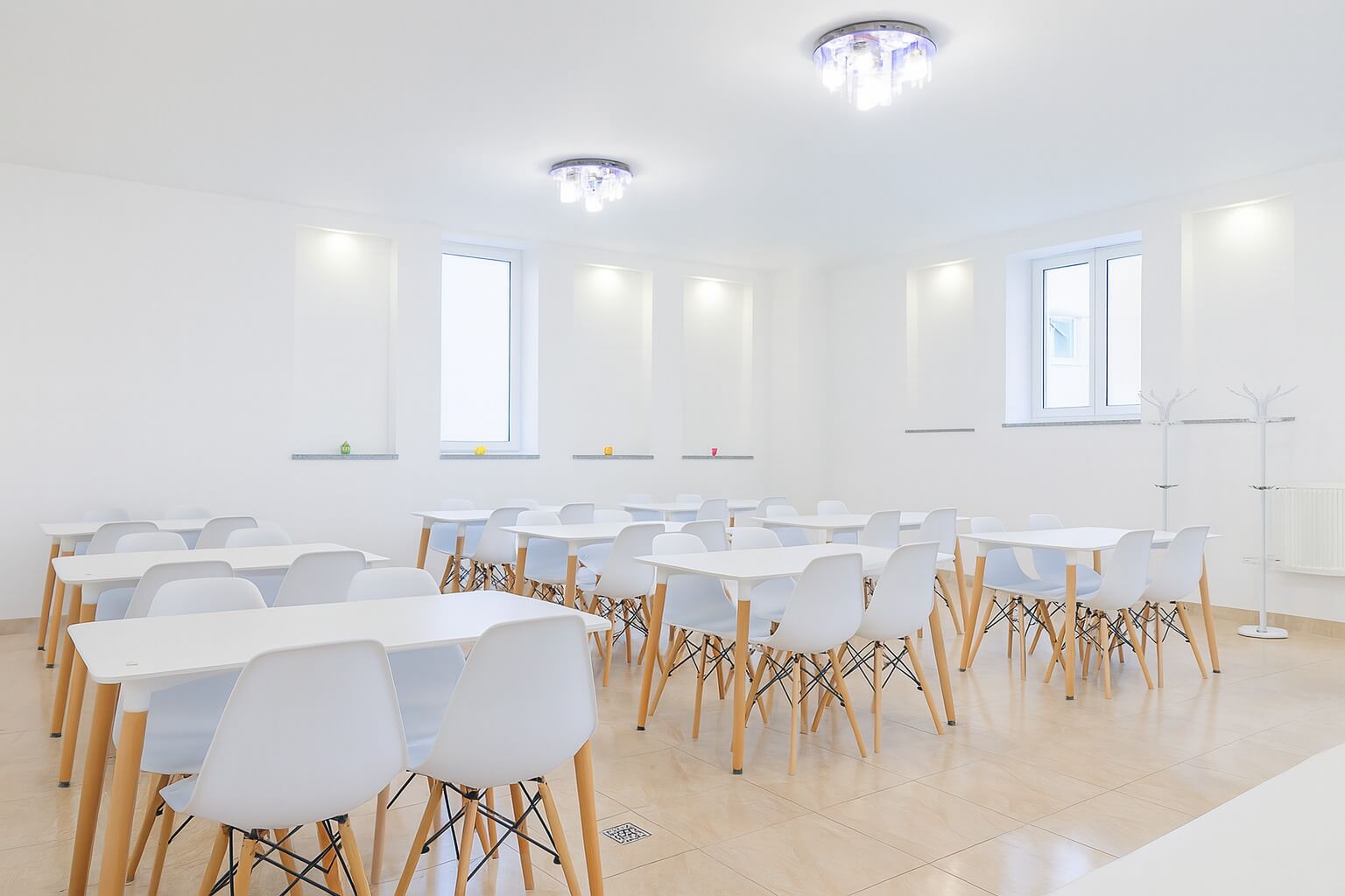 Stołówka i pokój dzienny w domu seniora Świebodzice